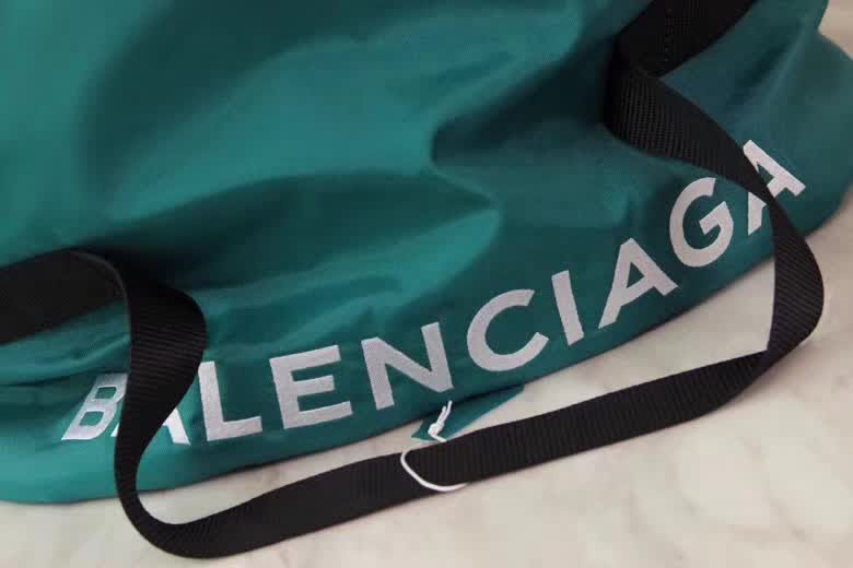 BALENCIAG巴黎世家 超輕旅行袋 運動袋 日常凹造型袋  BL1089